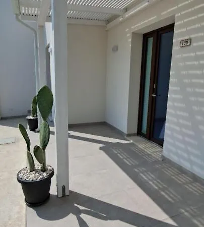 Claudette Apartment Marsala