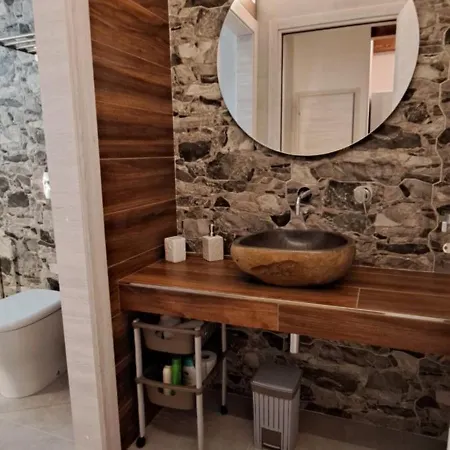 Claudette Apartment